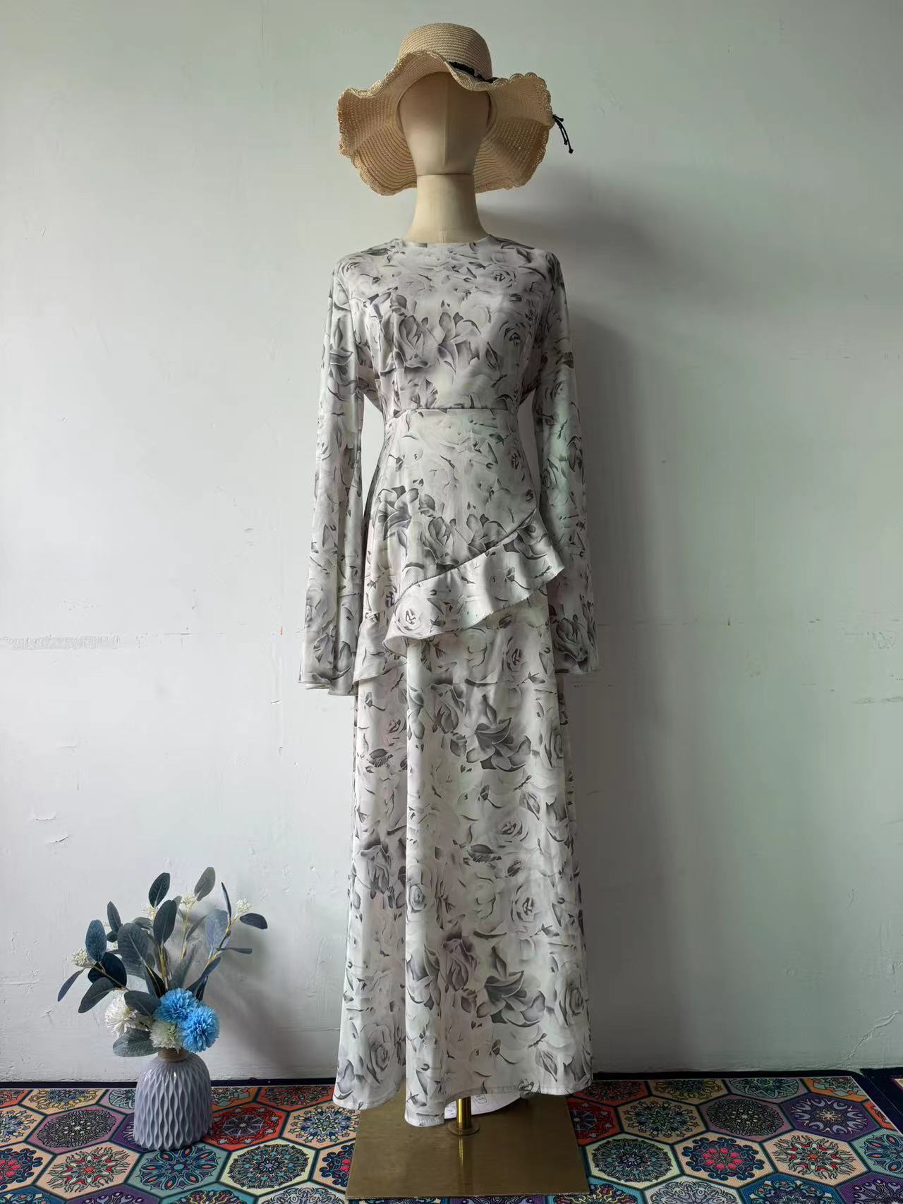 2025 Spring New Round-Neck Temperament Waist-Sensitive Design Dress Women's Long Dress