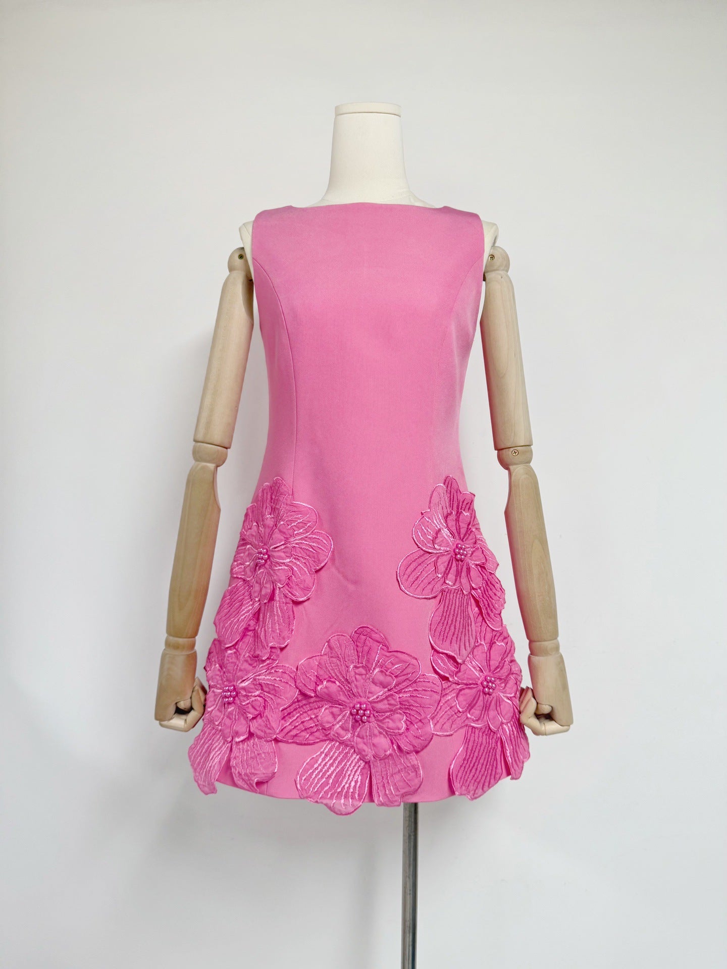 Sweet Pink Petal Spliced Sling Sling Waist Top Design Is Beautiful To Receive Short Waist Dress