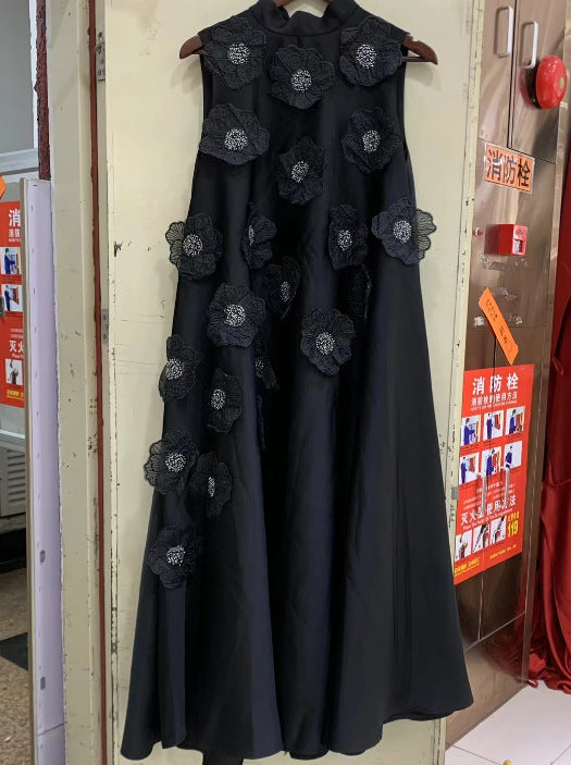 Temperament Fashion Geek Wind 2025 Spring New Heavy Industry Irregular Three-Dimensional Flowers Sleeveless Long Dress Woman