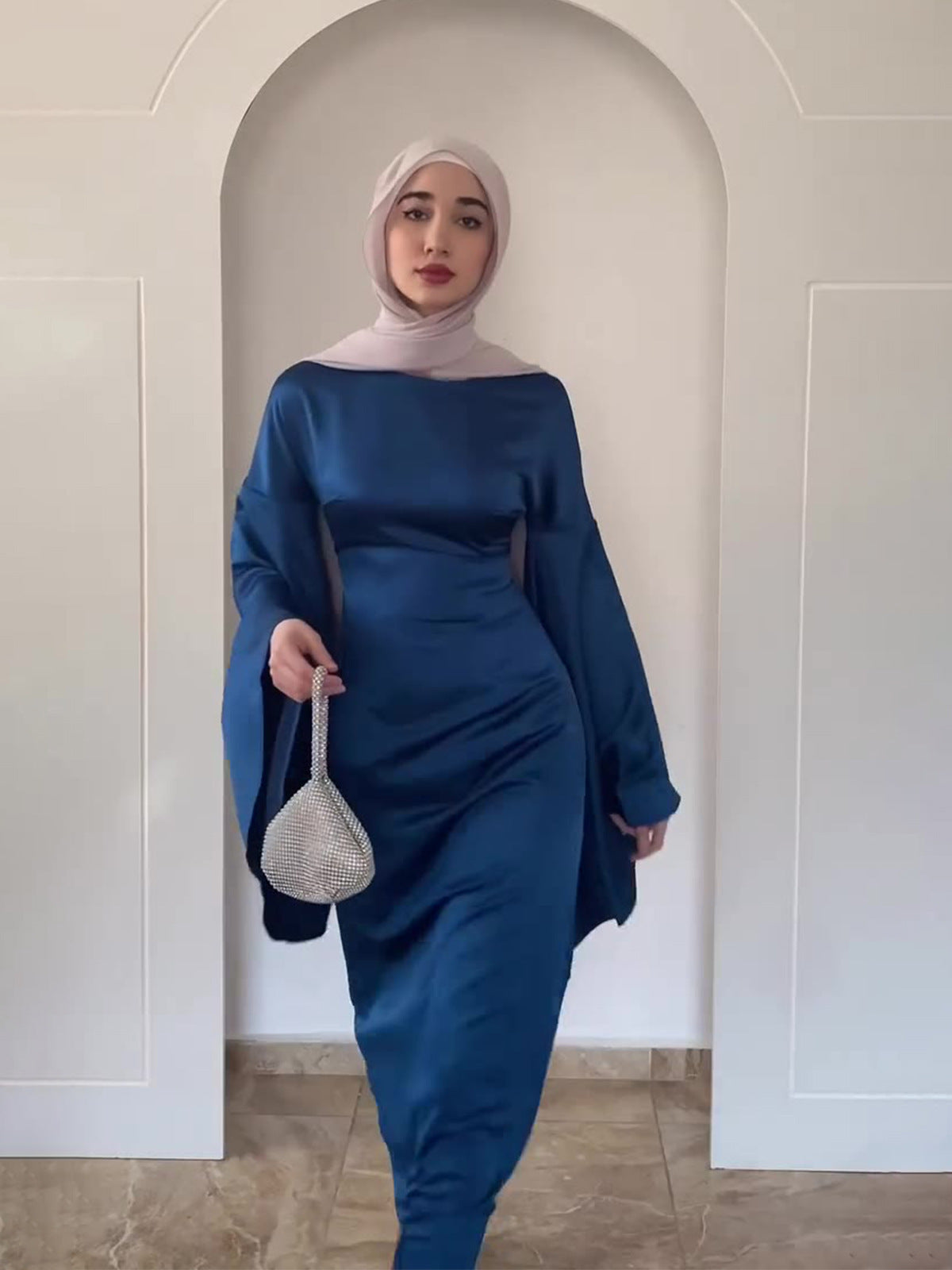 2024 New Waist-Skinny Trumpet Sleeve Solid Color Temperament Dress Woman