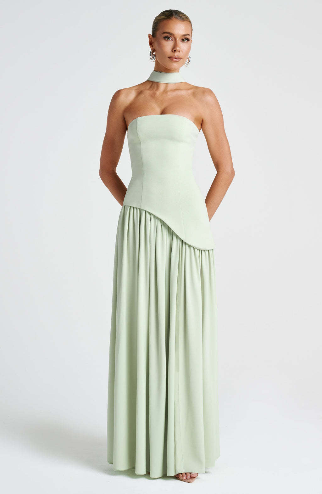2025 New Solid Color Sleeveless Chest Open-Back Splicing Dress