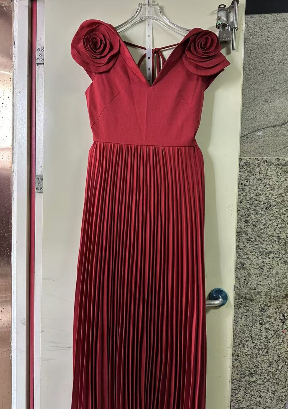 Dress Dress 2025 Spring Banquet V-Neck Three-Dimensional Big Flowers Sleeveless Famous Temperament 100-Fold Dress Dress