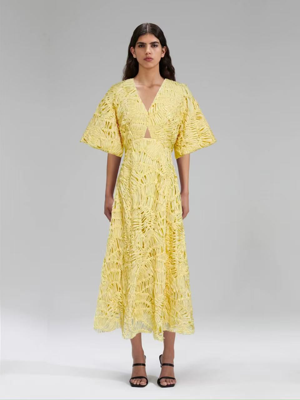 2025 Spring New V-Neck Bubble Sleeve Hollow Solid Color Dress Dress Woman