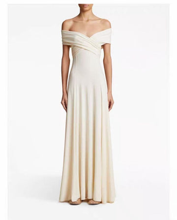 Temperament Sexy Word Collar Twisted Folds Folded White Evening Dress Dress Dress Dress Dress Woman