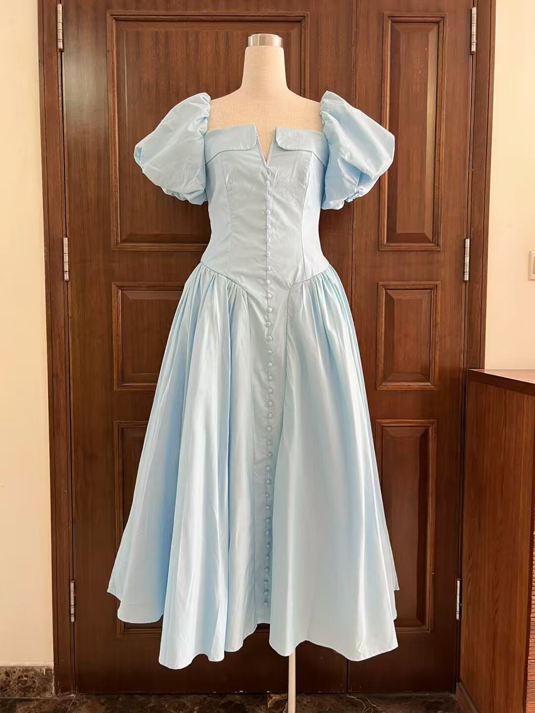 Red Dress 2025 Summer Banquet Sexy Out-Shoulder Bubble Sleeve Short-Sleeved Waist Dress Dress