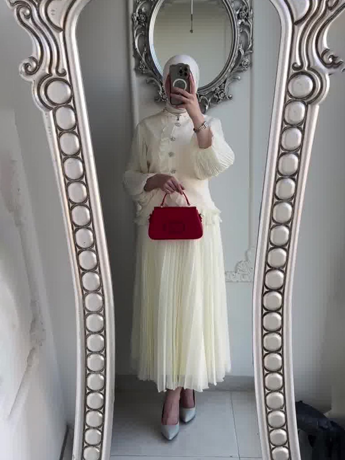 2024 New Wood Ear Design Sense Fashion Temperament Subfolding Loose Skirt Suit Woman