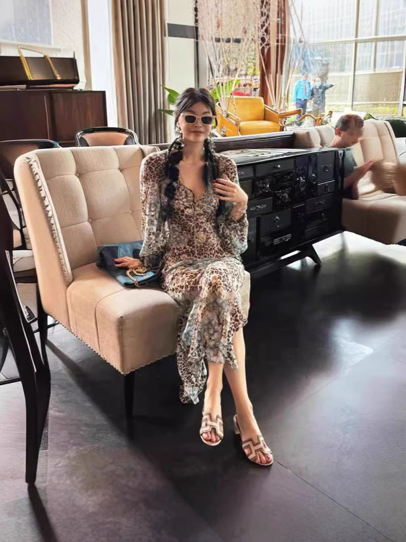 Temperament V-Neck 2024 Early Spring New Broken Leopard Dress Style Thousands Of Spring And Autumn