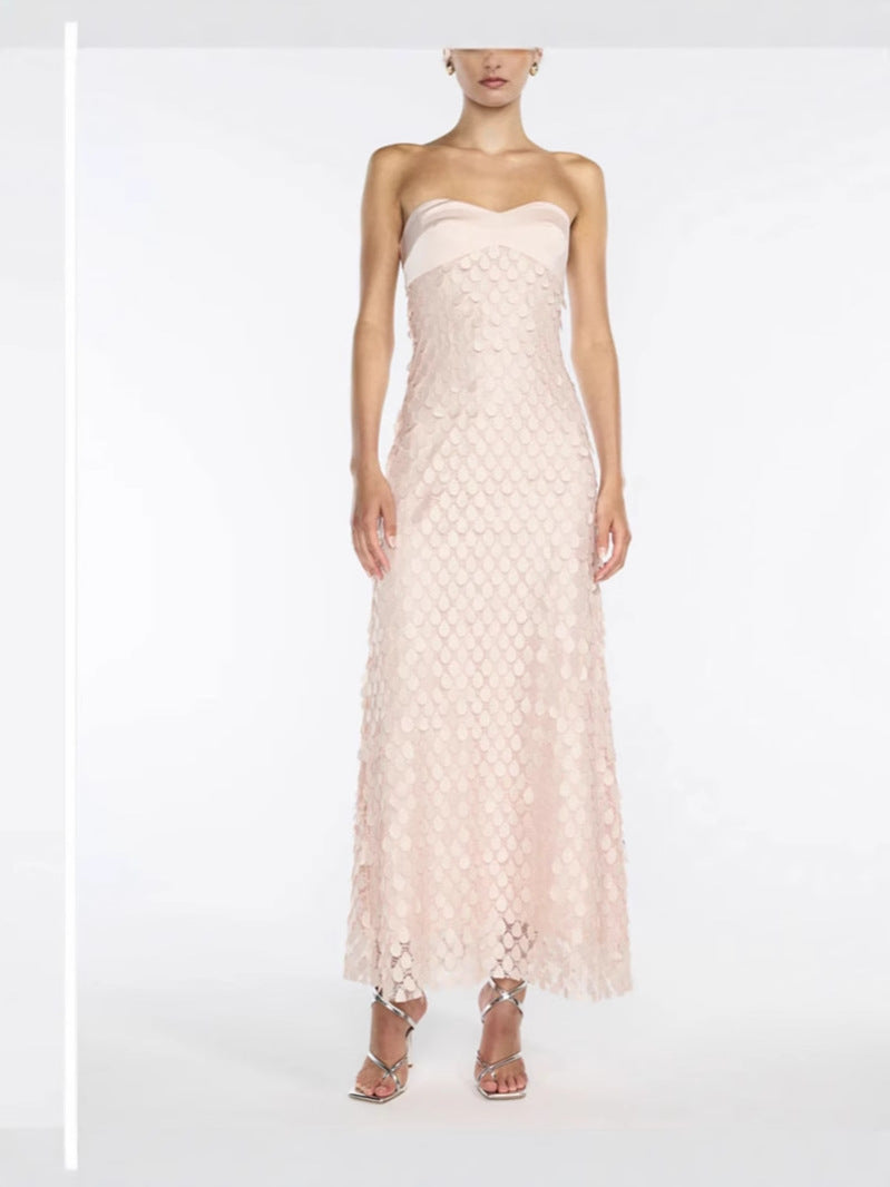 Spring And Summer New Pectoral Texture Fabric Lace Beads Dew Long Dress LX0154