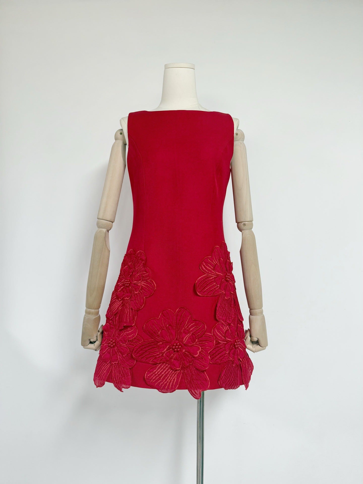 Sweet Pink Petal Spliced Sling Sling Waist Top Design Is Beautiful To Receive Short Waist Dress