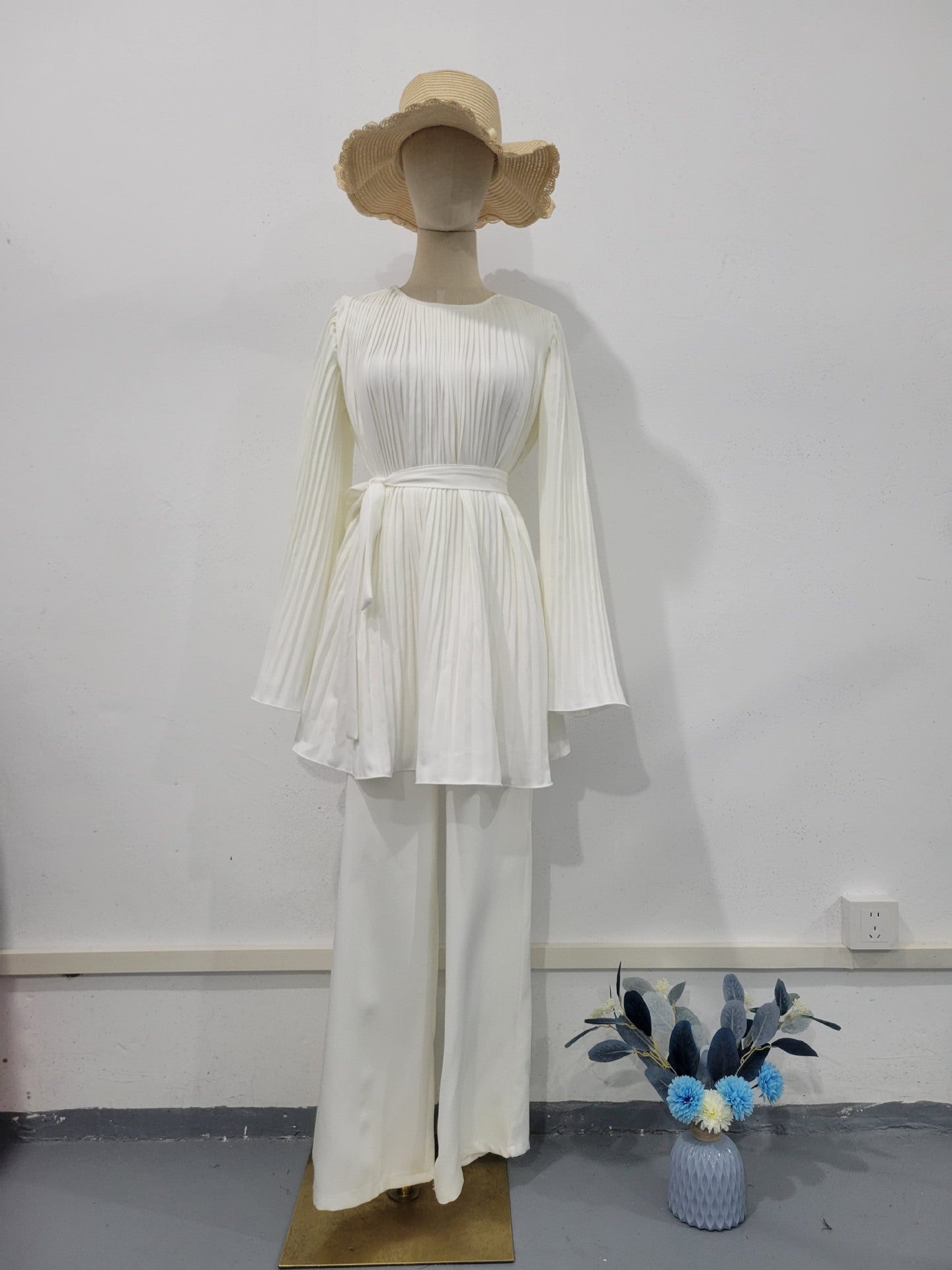 2024 New Folded Design Sense Fashion Temperament Loose Pants Suit Woman