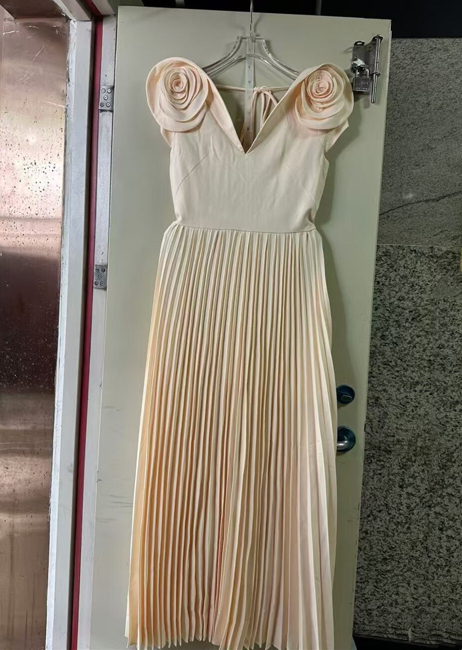 Dress Dress 2025 Spring Banquet V-Neck Three-Dimensional Big Flowers Sleeveless Famous Temperament 100-Fold Dress Dress