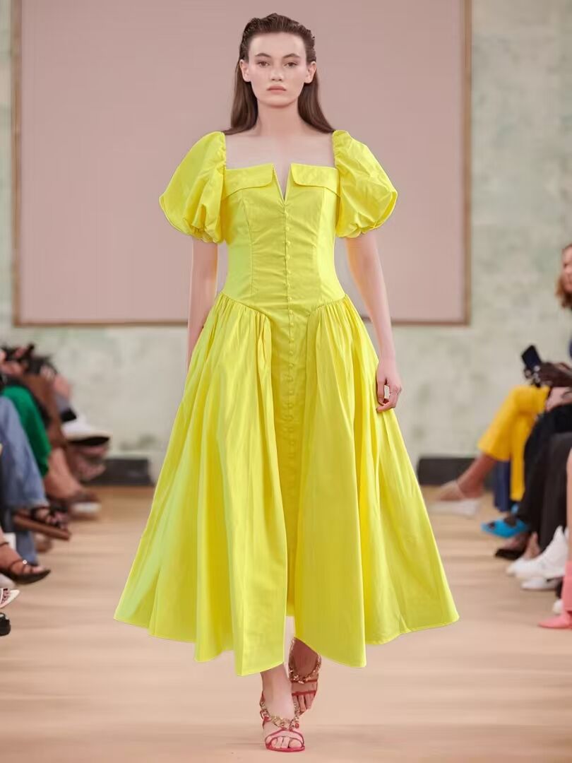 Red Dress 2025 Summer Banquet Sexy Out-Shoulder Bubble Sleeve Short-Sleeved Waist Dress Dress