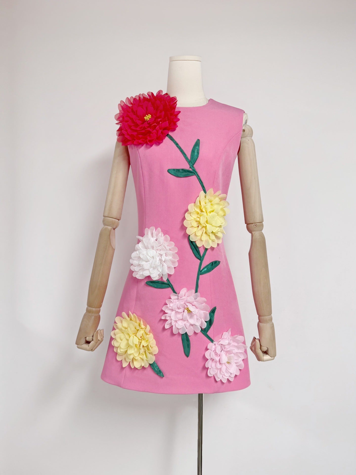 Fashion Niche Three-Dimensional Decorative Dress 2025 New Flower Slim Round Neckless Midsleeveless Mid-Dress