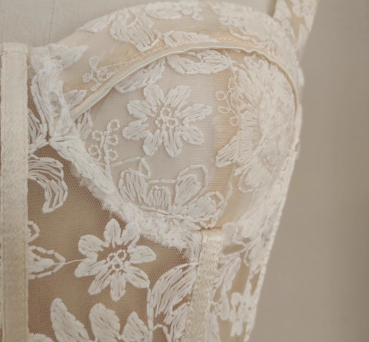 A Line Spaghetti Straps Tulle Lace White Women's Holiday Dresses SD223