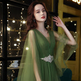 Dress Women 2025 New Long Green Large-Size Annual Conference Host Banquet Performance Fluffy Temperament Dress