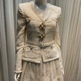 Oil Gaoding Vietnam S2025 Autumn And Winter New Heavy Industry Gold Line Repair V-Neck Two Sets Of Pressure Folds With Belt