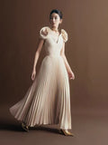 Dress Dress 2025 Spring Banquet V-Neck Three-Dimensional Big Flowers Sleeveless Famous Temperament 100-Fold Dress Dress