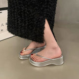 Base Simple Foot Flip-Flop Women 2025 Summer New Fluorescent Green Sandals Wearing Stylish Beach Slippers DJPT