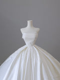 Ball Gown Strapless Sleeveless Pleats White Satin Lace Wedding Dress Bridal Dresses SD1701