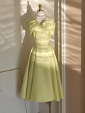 A line V neckline Satin Knee Length Homecoming Dresses Yellow Birthday Outfits SD374